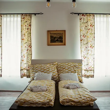 Fuestifecske Apartmanhaz * Aszofo