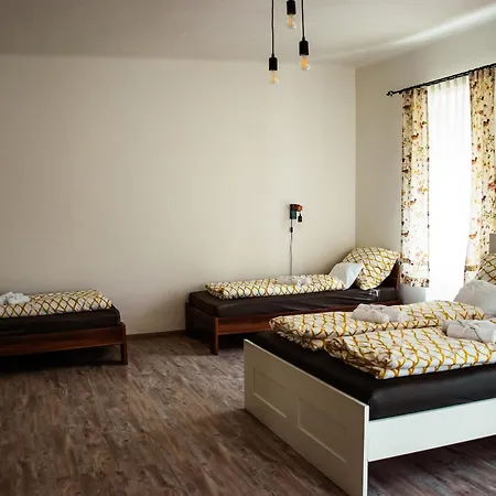 Fuestifecske Apartmanhaz * Aszofo